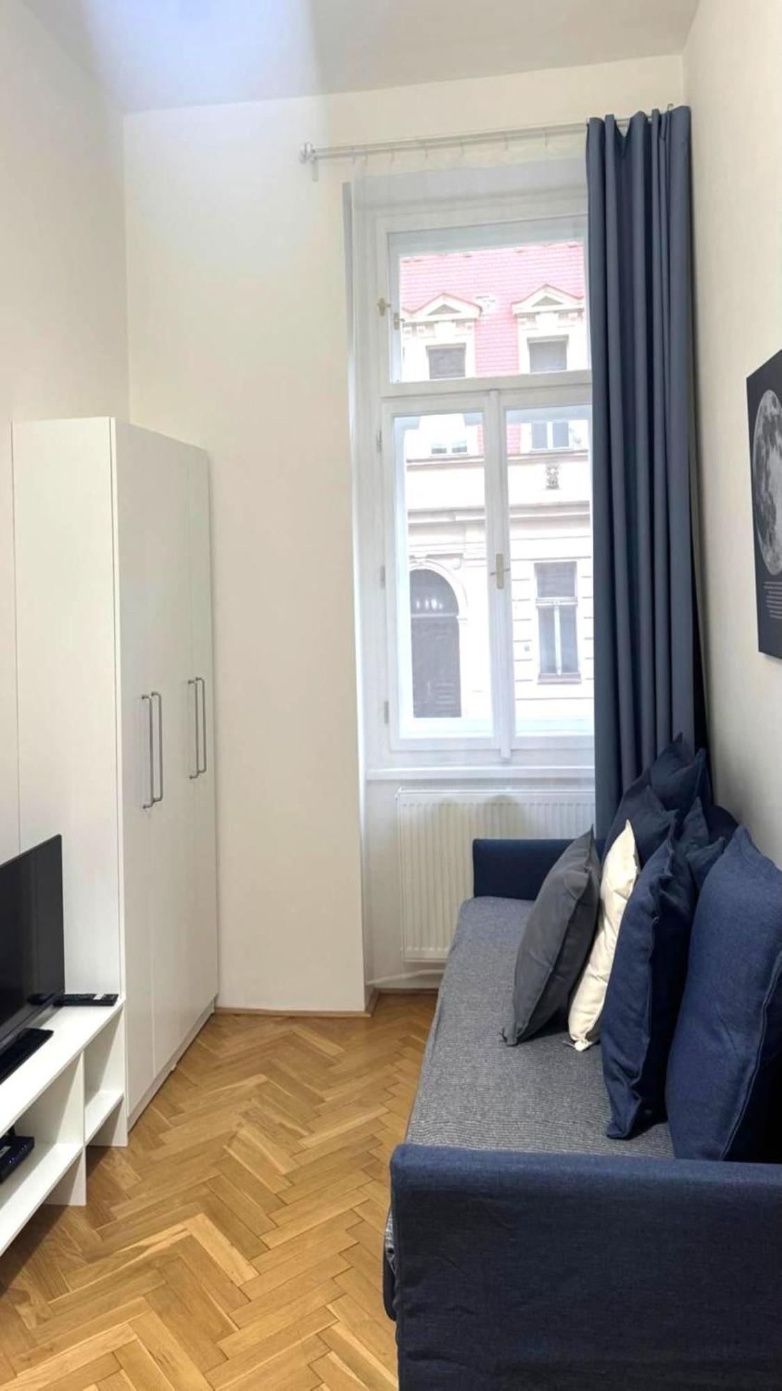 Side Street Apartments Praha Bagian luar foto