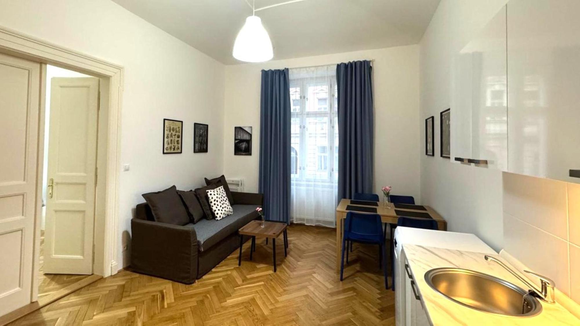 Side Street Apartments Praha Bagian luar foto